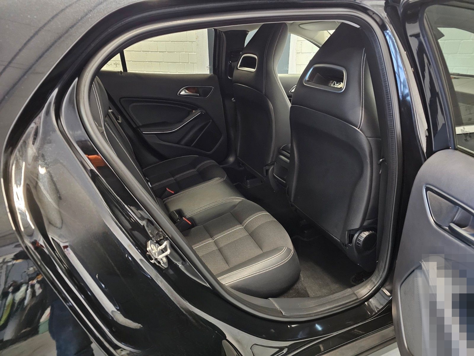 Mercedes-Benz GLA 200 Urban + LED/Navi/4Season/Klima/Teilleder foto 12