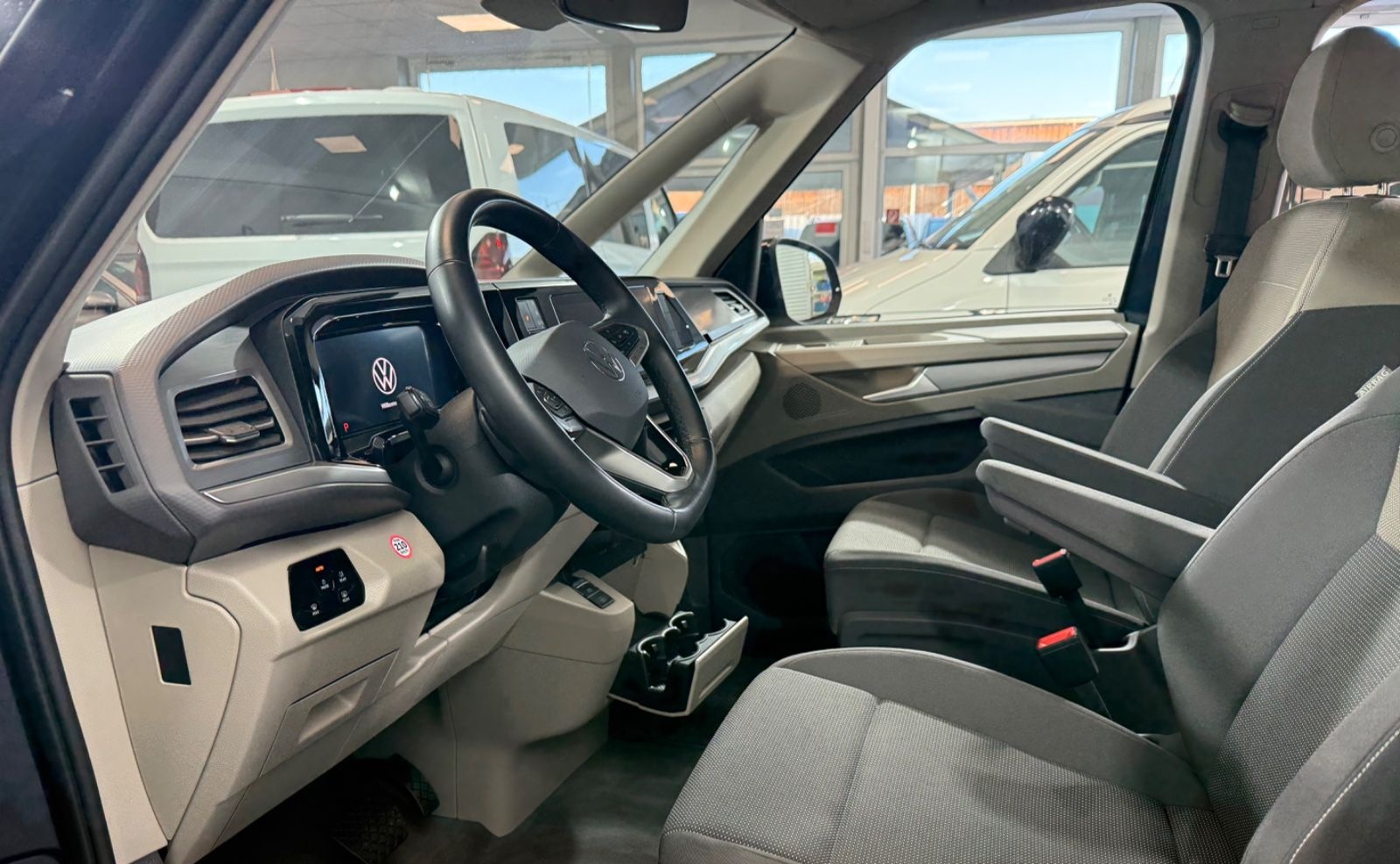 Volkswagen T7 Multivan/Life/AHK/LED/ACC/PDC/Kamera/DAB/PDC/ foto 14