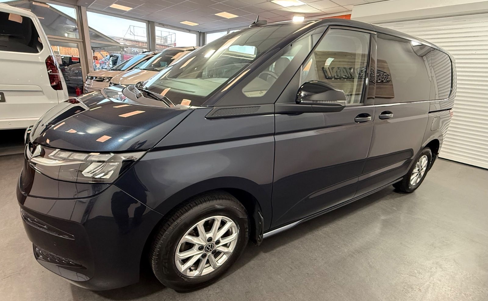 Volkswagen T7 Multivan/Life/AHK/LED/ACC/PDC/Kamera/DAB/PDC/ foto 4