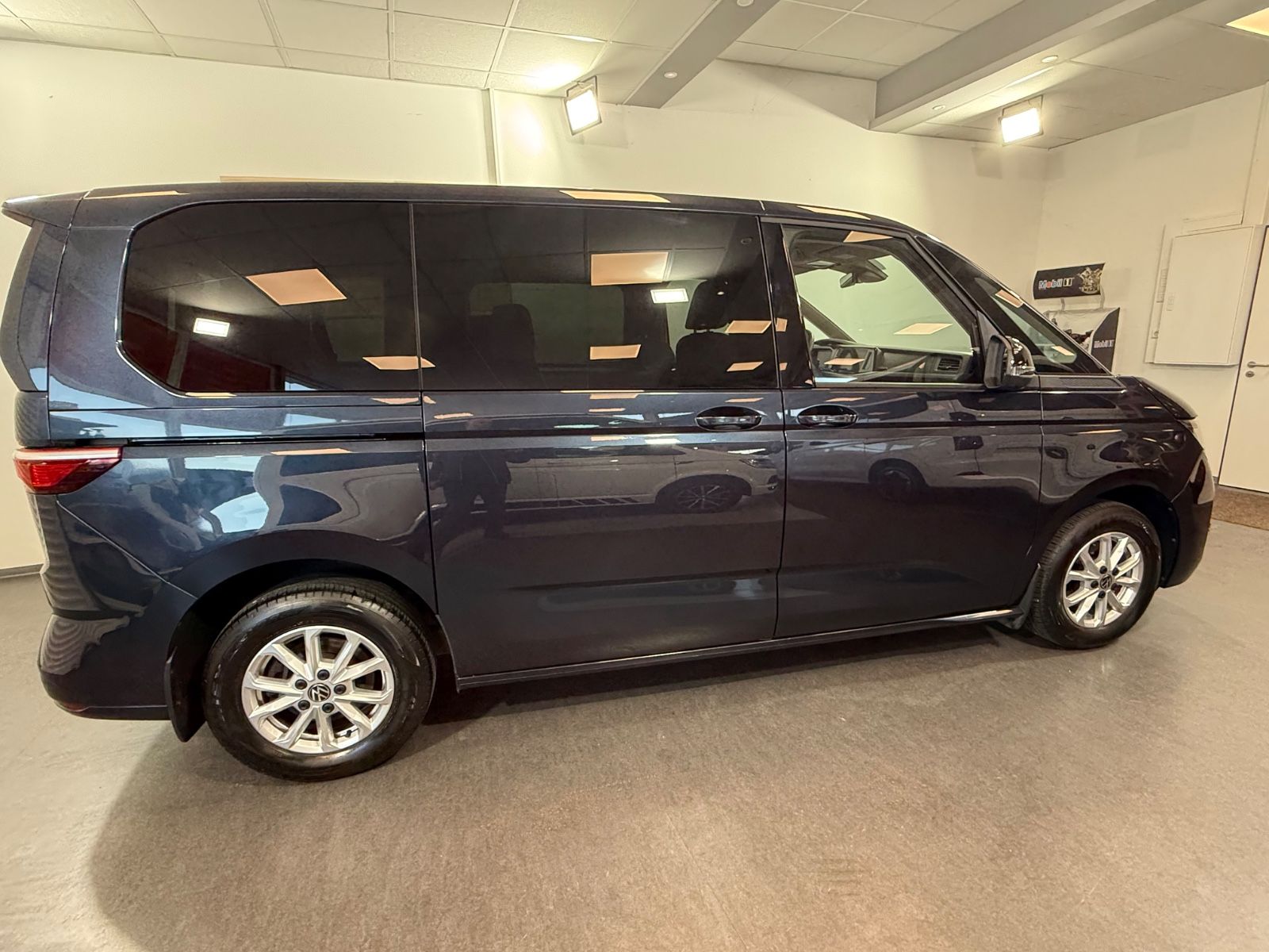 Volkswagen T7 Multivan/Life/AHK/LED/ACC/PDC/Kamera/DAB/PDC/ foto 5