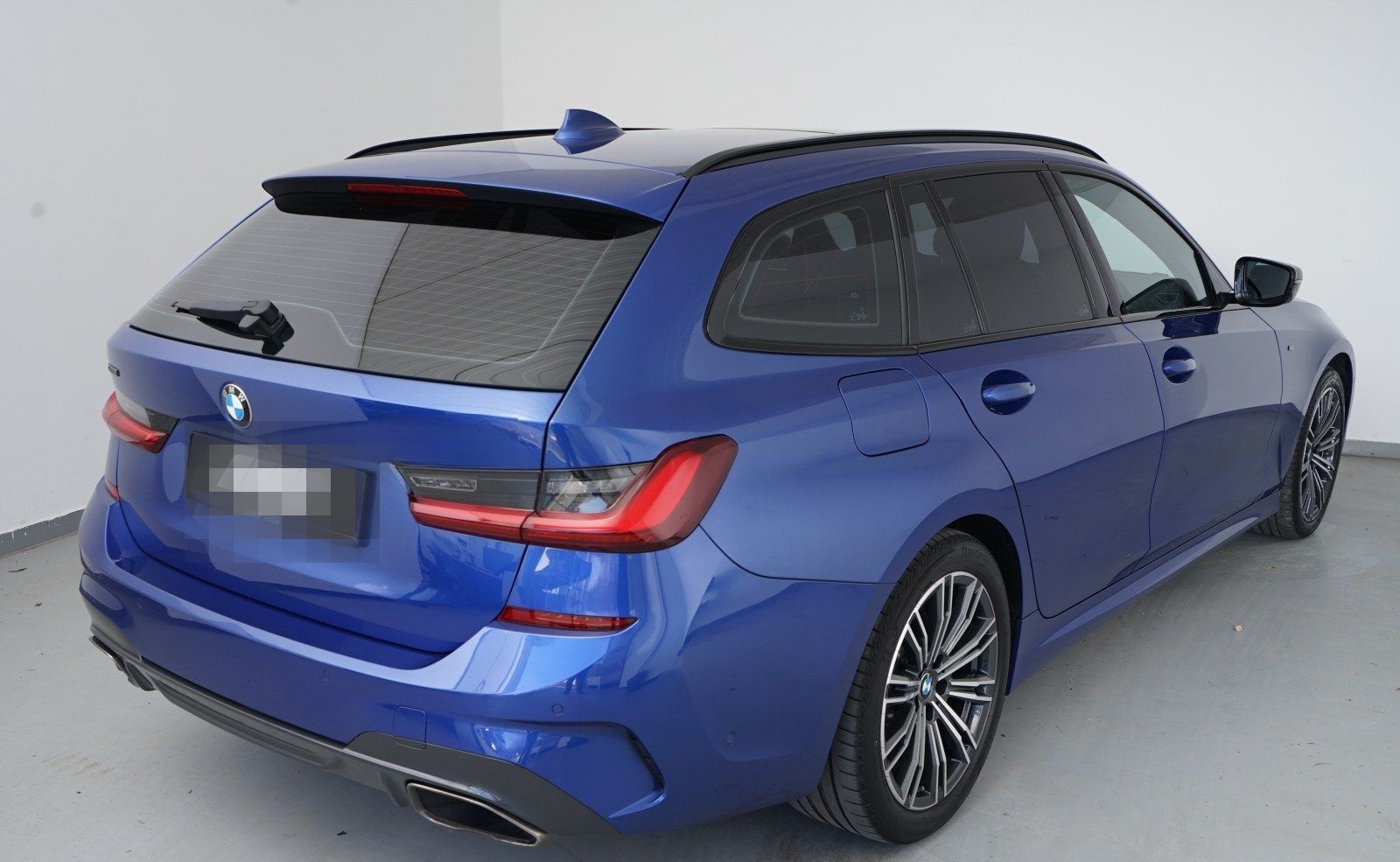 BMW M340d xDrive Touring (ACC Pano HUD RFK HiFi) foto 3
