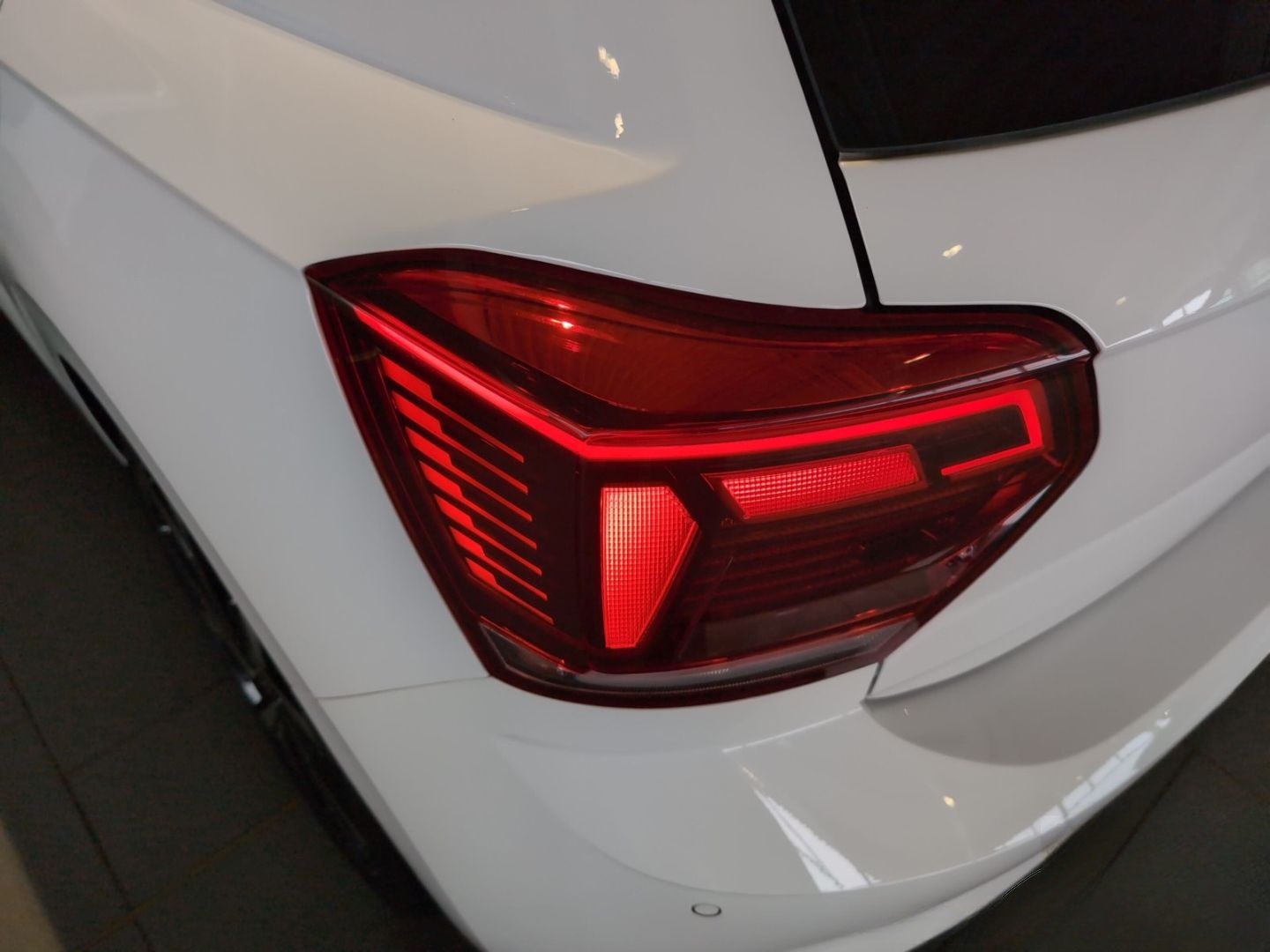 Volkswagen Polo GTI 2,0 TSI DSG R-FAHRKAMERA+NAVI+CLIMATRON foto 20