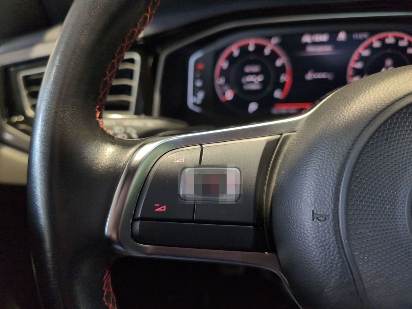 Volkswagen Polo GTI 2,0 TSI DSG R-FAHRKAMERA+NAVI+CLIMATRON foto 24