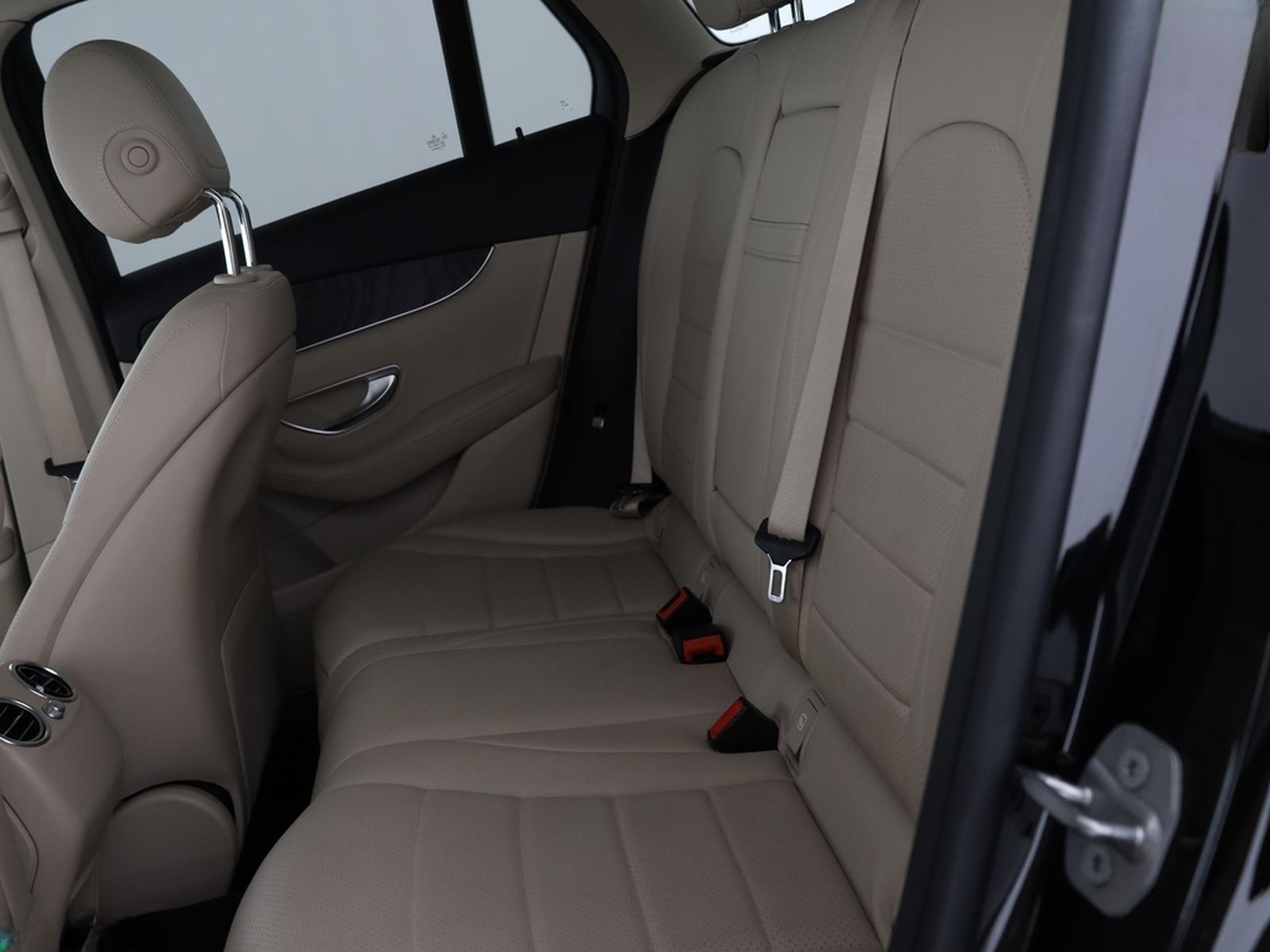 Mercedes-Benz GLC 220 d 4M NIGHT EXCLUSIVE KEYLESS,KAMERA,PANO foto 11