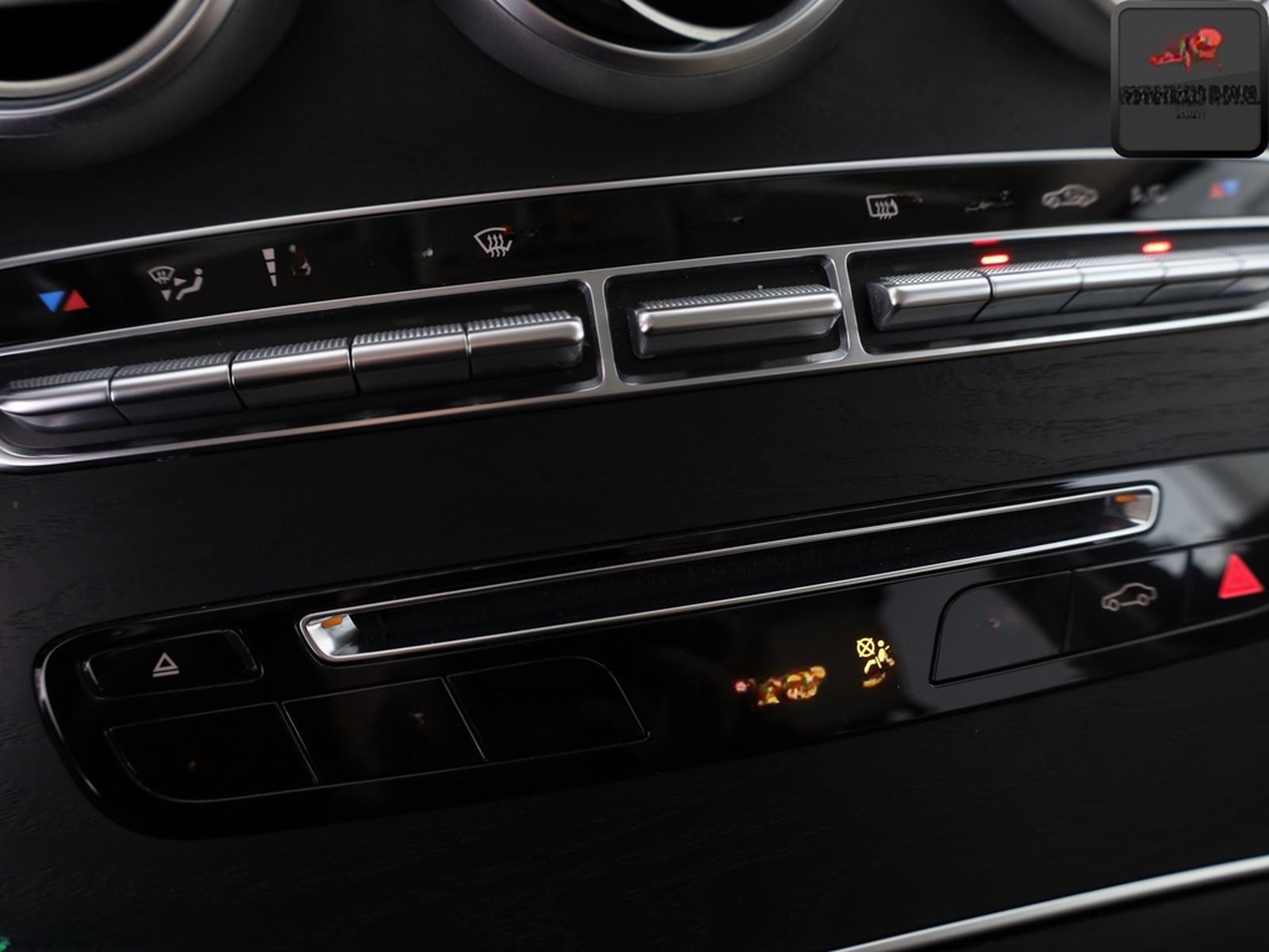 Mercedes-Benz GLC 220 d 4M NIGHT EXCLUSIVE KEYLESS,KAMERA,PANO foto 20