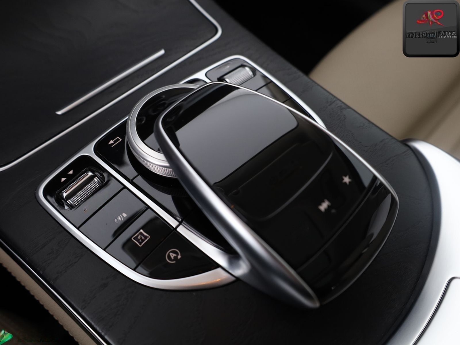 Mercedes-Benz GLC 220 d 4M NIGHT EXCLUSIVE KEYLESS,KAMERA,PANO foto 21