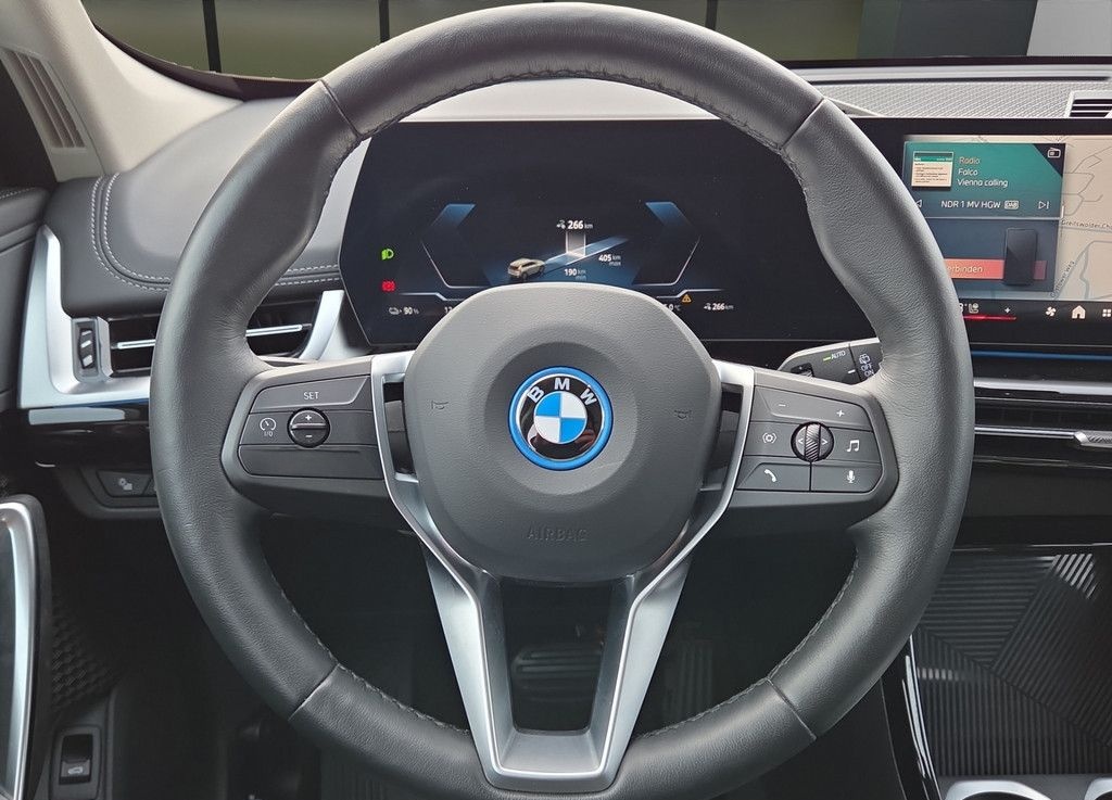 BMW iX1 eDrive20 xLine ELEKTRO LED NAVI LEDER AHK foto 6