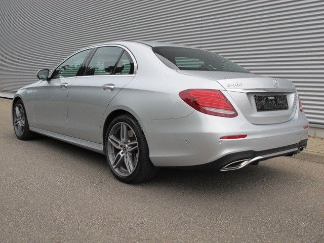 Mercedes-Benz E 400 E Limousine E 400 4Matic AMG LINE foto 2