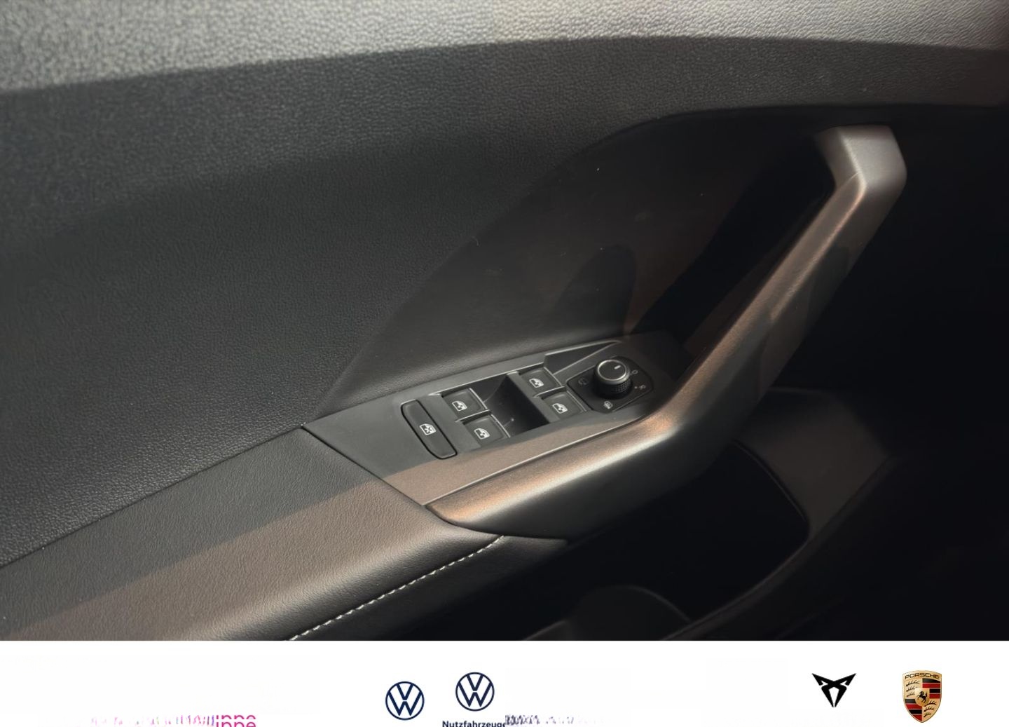 Volkswagen T-Cross TSI R-Line DSG+SHZ+AHK+NAVI+LED+KAMERA foto 12