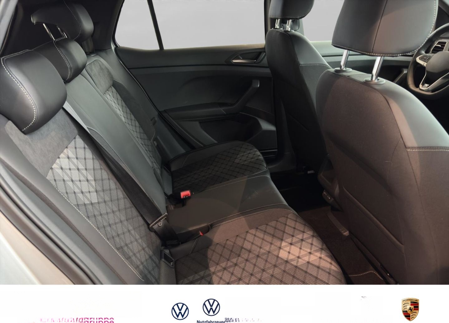 Volkswagen T-Cross TSI R-Line DSG+SHZ+AHK+NAVI+LED+KAMERA foto 7
