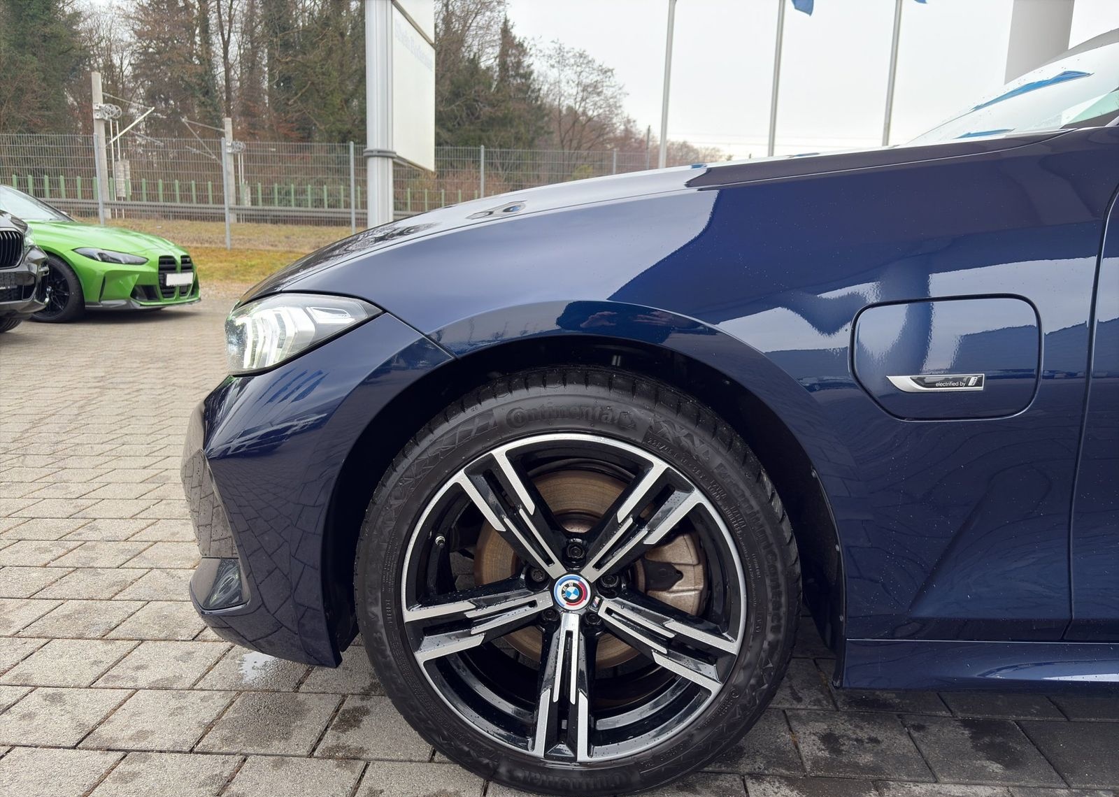 BMW 330e xDrive Limousine M Sport ACC LH Widscreen foto 2