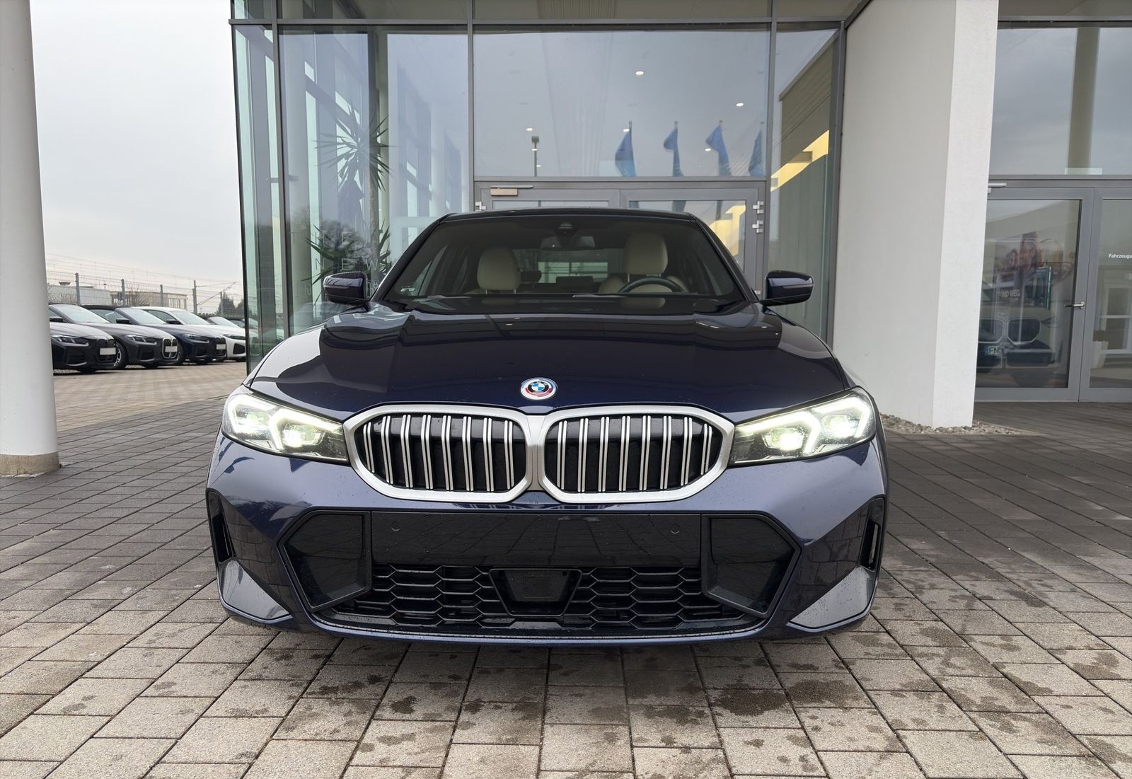 BMW 330e xDrive Limousine M Sport ACC LH Widscreen foto 3