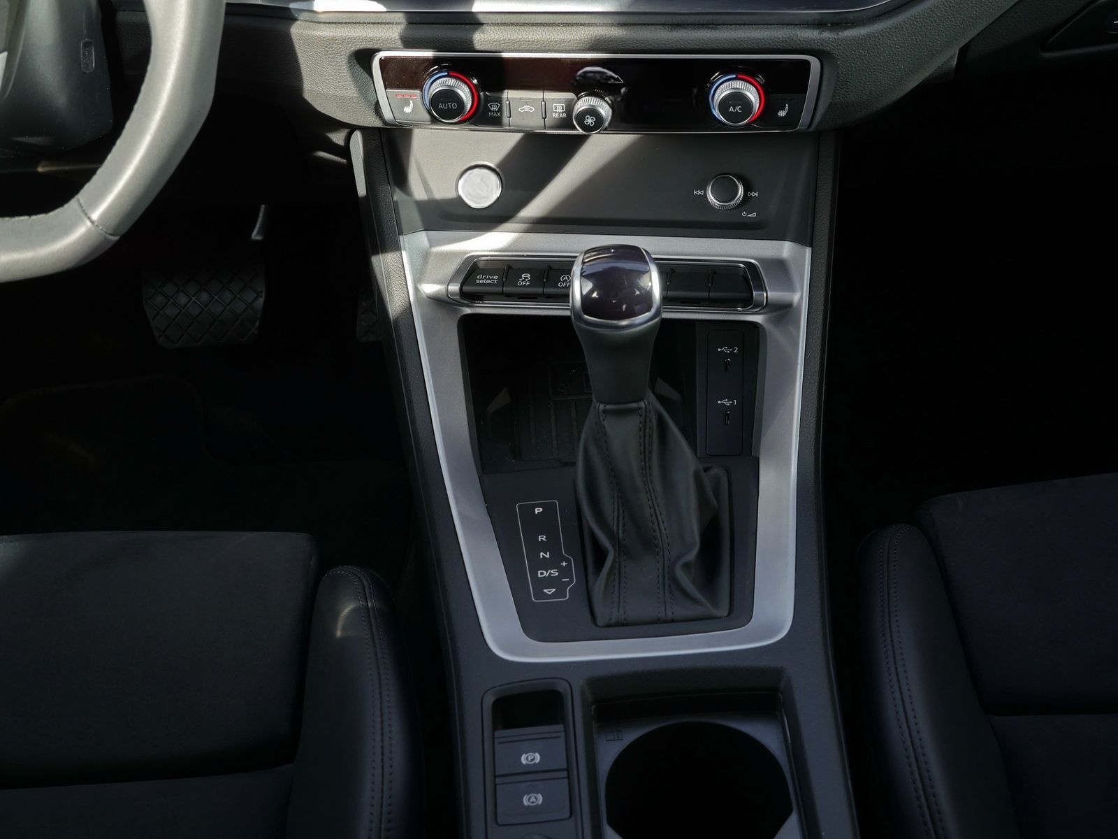 Audi Q3 Sportback 35 TDI S line LED*RFK*ACC*Navi*Soun foto 7