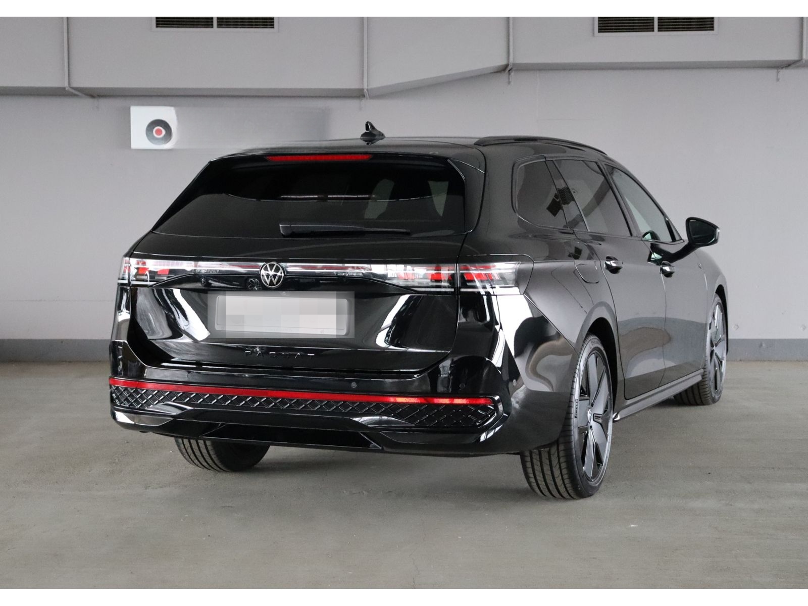 Volkswagen Passat Variant 2.0 TDI DSG R-Line*AHK*ACC foto 7