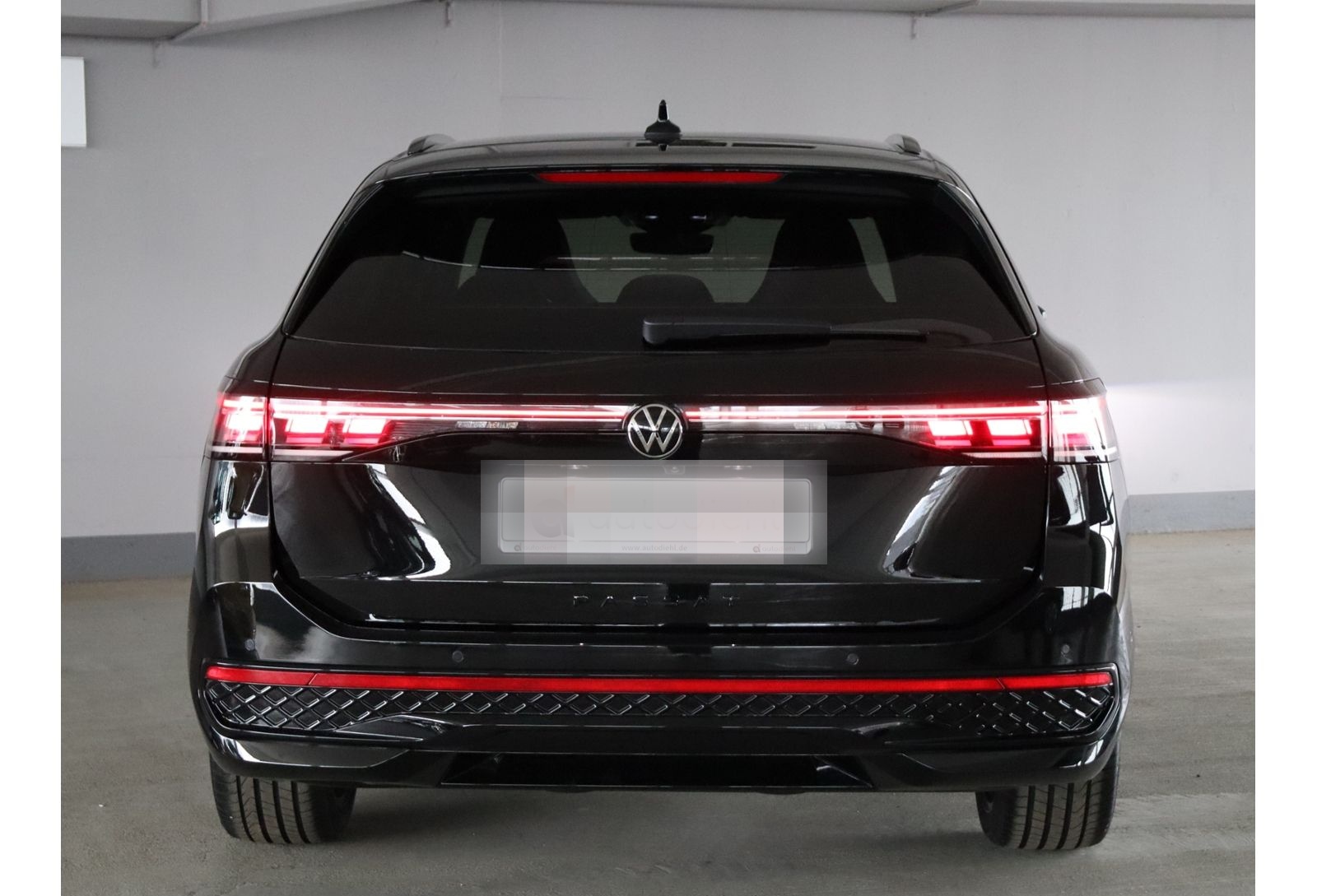 Volkswagen Passat Variant 2.0 TDI DSG R-Line*AHK*ACC foto 8