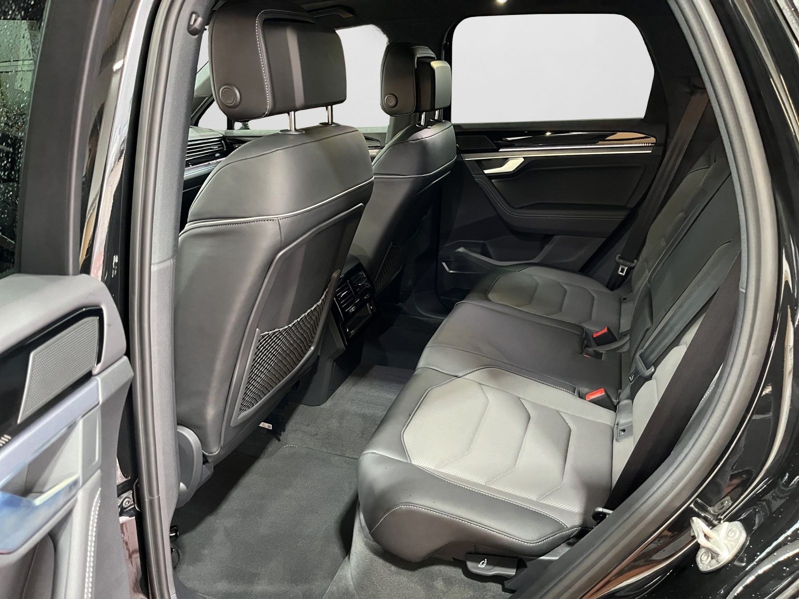 Volkswagen Touareg 3,0 TDI R-Line 4 Motion AHK/RFK/Panorama foto 14