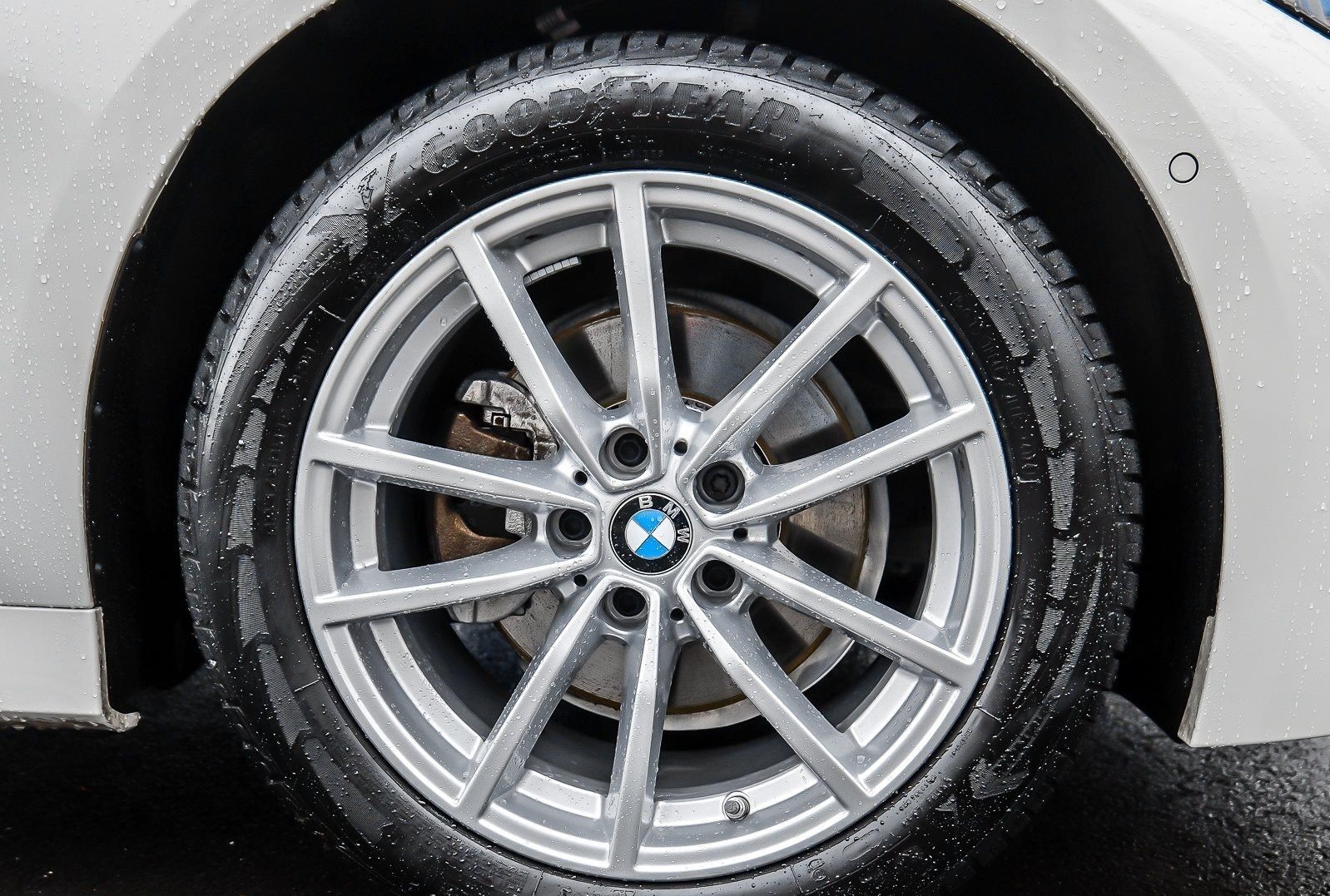 BMW 320i Finanzierung ab 0,49% foto 7