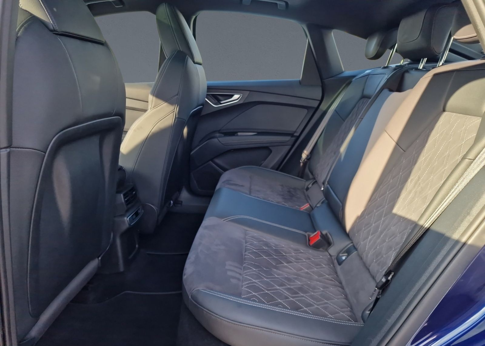 Audi Q4 Sportback e-tron 50 S line qu Pano MATRIX HuD foto 21