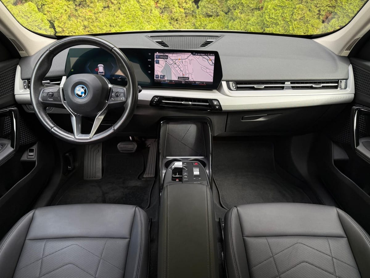 BMW iX1 30 xDrive 64 kWh SHADOW+LIFE+SHZ+KAM+LEDER+M foto 14