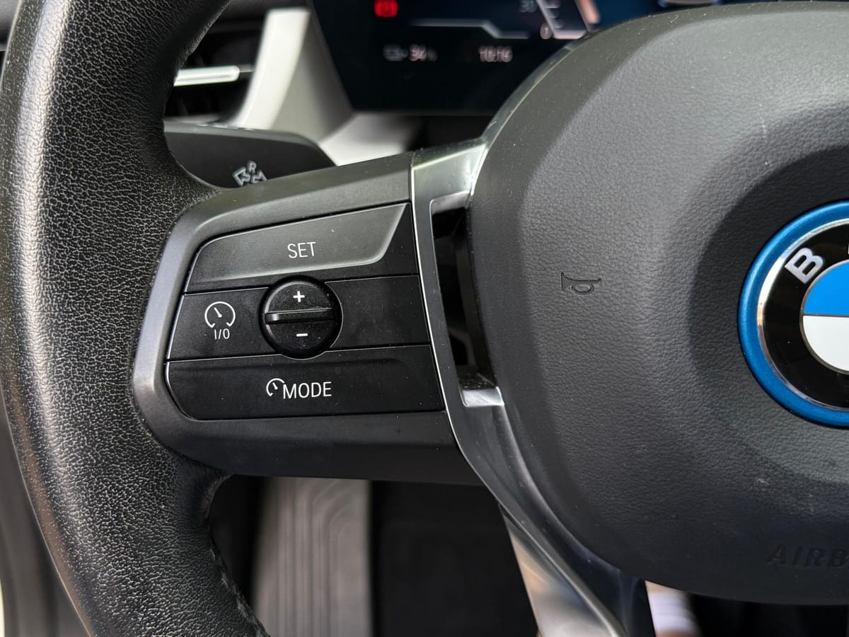 BMW iX1 30 xDrive 64 kWh SHADOW+LIFE+SHZ+KAM+LEDER+M foto 19
