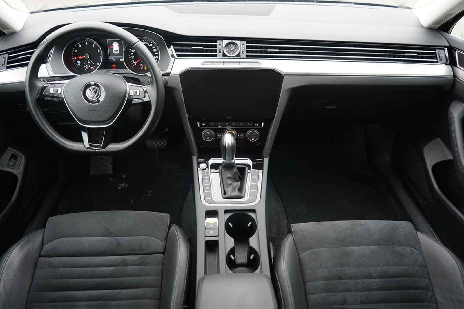 Volkswagen Passat Variant 2.0 Highline LED ACC Sitzheizung foto 12