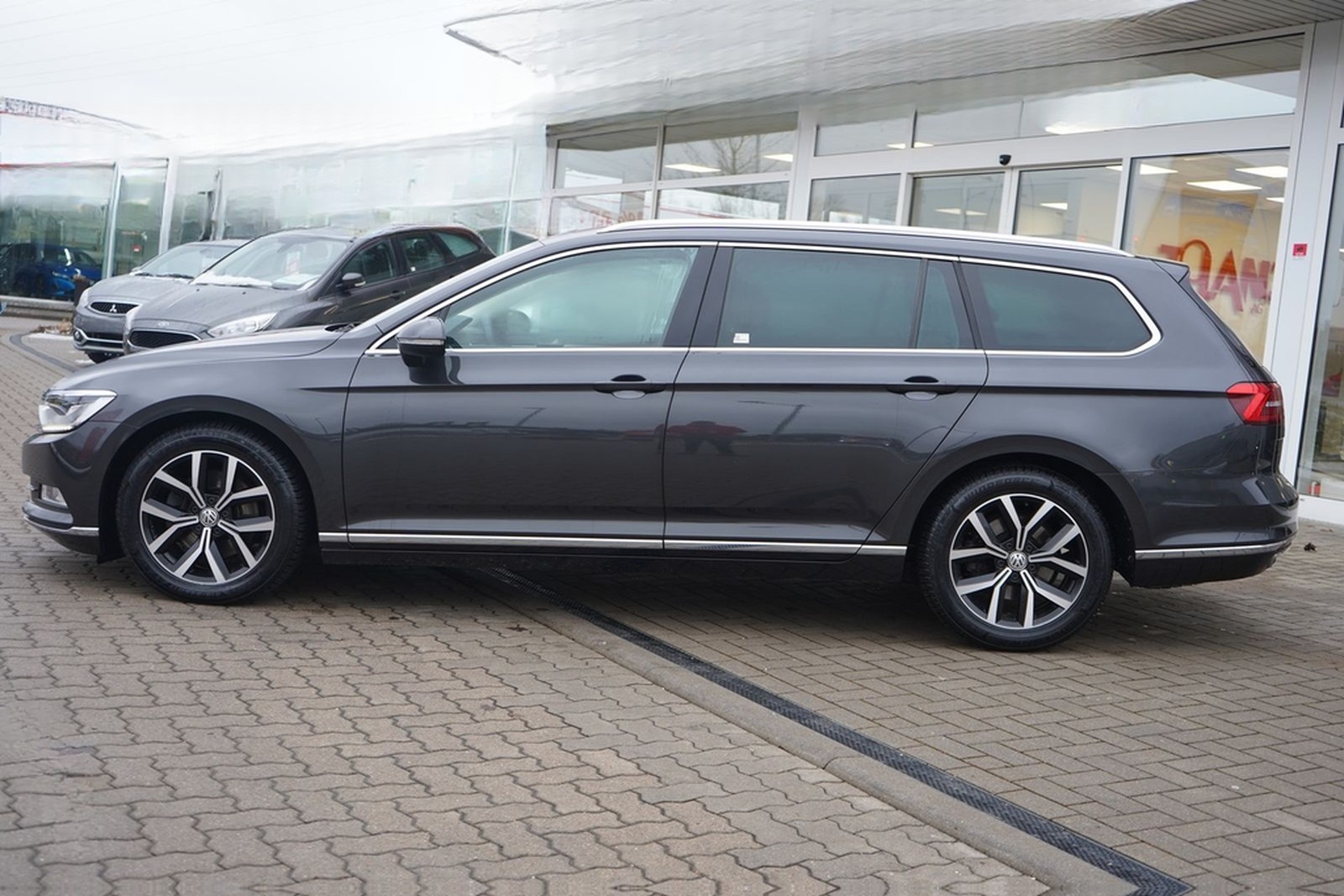 Volkswagen Passat Variant 2.0 Highline LED ACC Sitzheizung foto 3