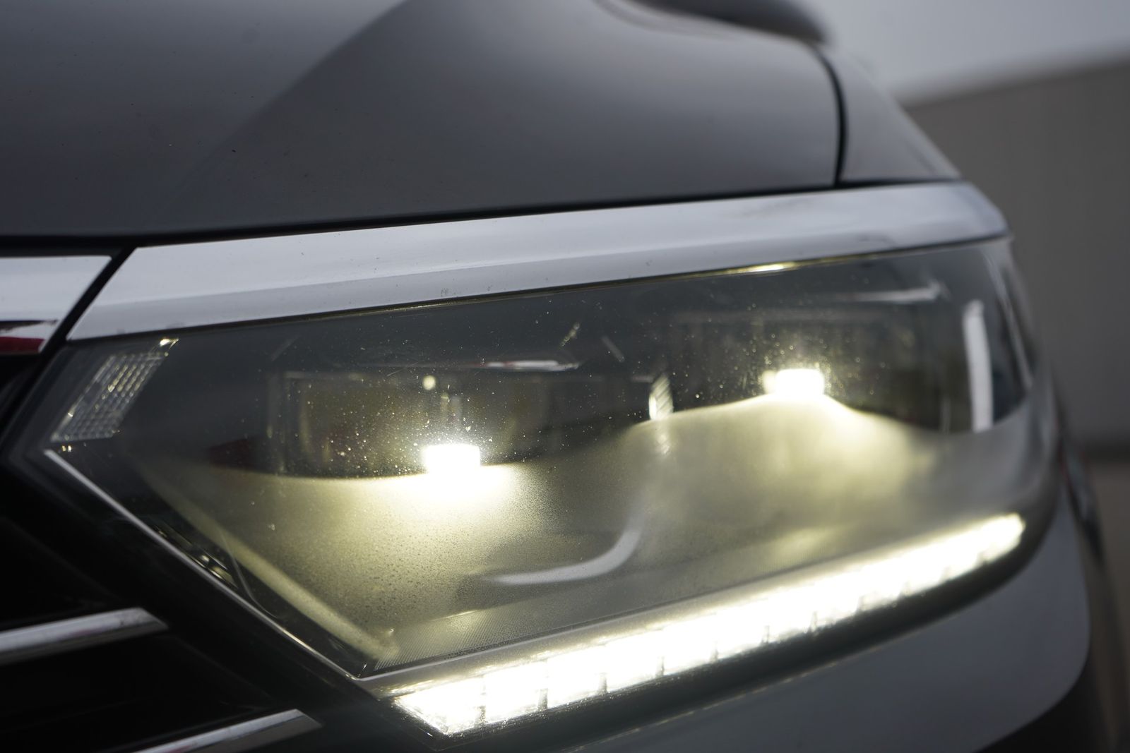 Volkswagen Passat Variant 2.0 Highline LED ACC Sitzheizung foto 41