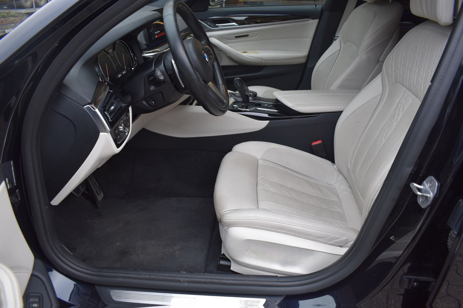 BMW 530d Limousine M Sportpaket Head-Up HiFi LED foto 12