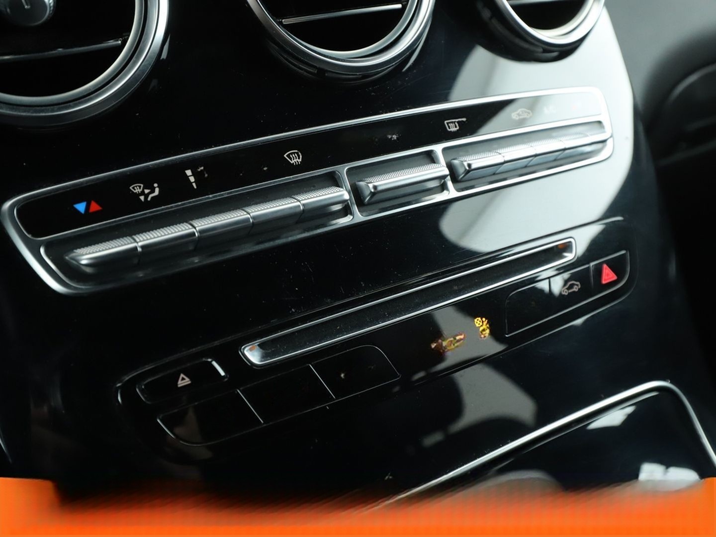 Mercedes-Benz GLC-Klasse GLC 250 4Matic AMG Line Aut.*NAVI*LED foto 22