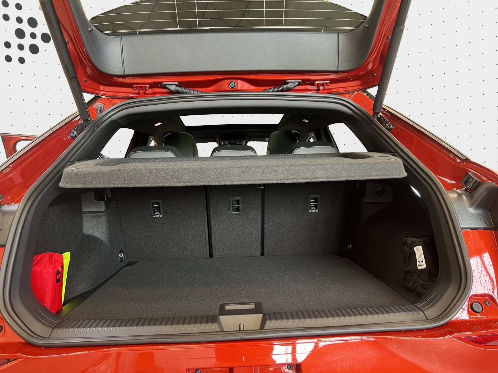 Volkswagen T-Roc R-Line 1.5 l eTSI OPF 110 kW (150 PS) 7-Ga foto 12