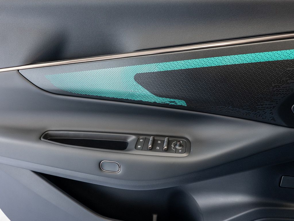 Lynk&Co 08 Core SHZ KAMERA NAVI W-LAN ACC LED PANO 360° foto 19