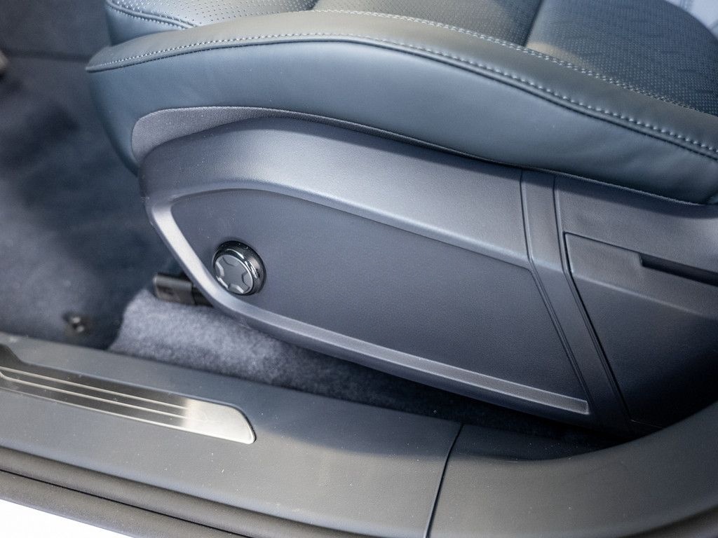 Lynk&Co 08 Core SHZ KAMERA NAVI W-LAN ACC LED PANO 360° foto 21