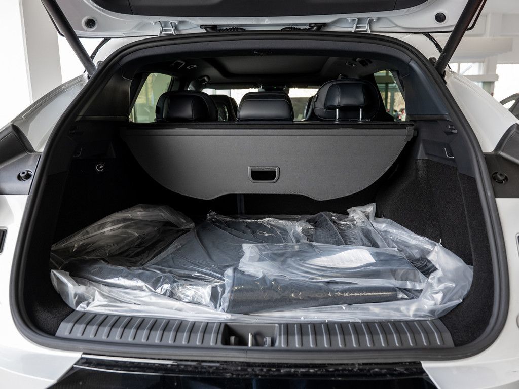 Lynk&Co 08 Core SHZ KAMERA NAVI W-LAN ACC LED PANO 360° foto 8