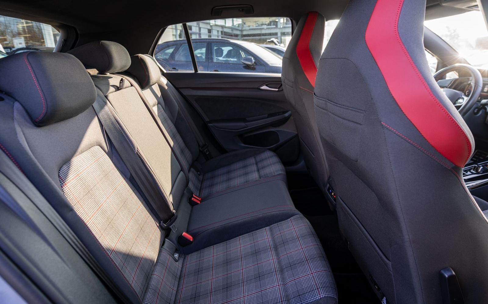 Volkswagen Golf GTI 2.0 TSI DSG LED RFK ACC Digital Cockpit foto 8