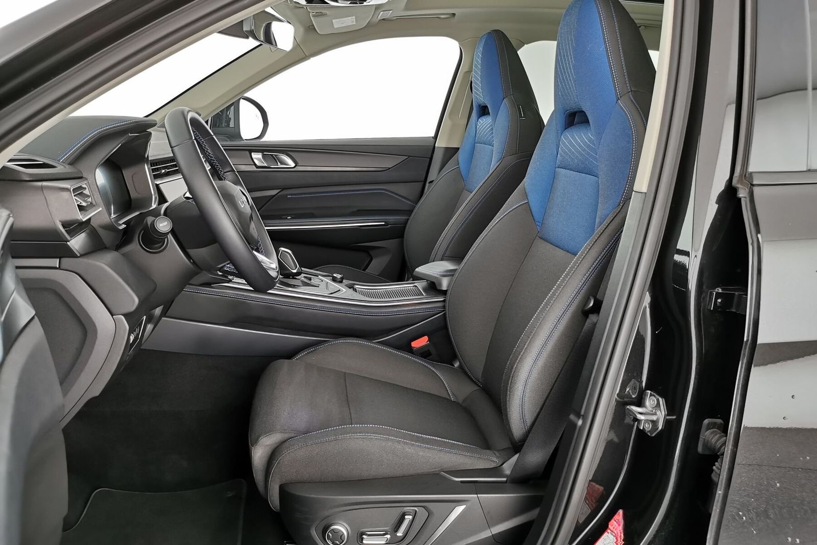 Lynk&Co 01 1.5T HEV Nav|ACC|Pano|LED|360Alarm|SHZ|20 ACC foto 8