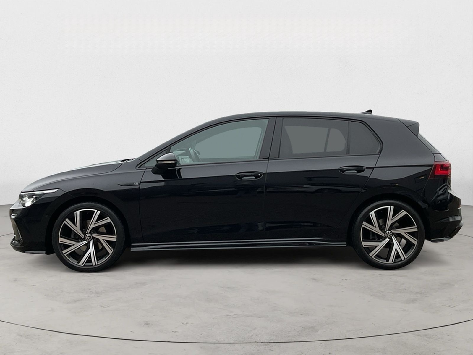 Volkswagen Golf VIII 1.5 TSI R-Line AHK Kamera Pano foto 2