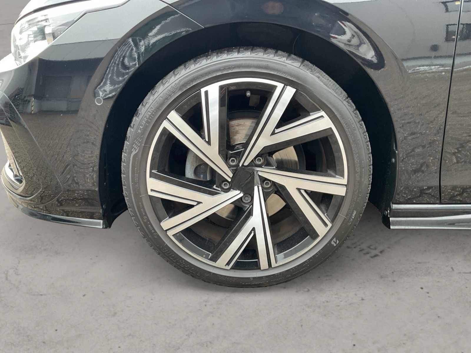 Volkswagen Golf VIII 1.5 TSI R-Line AHK Kamera Pano foto 14