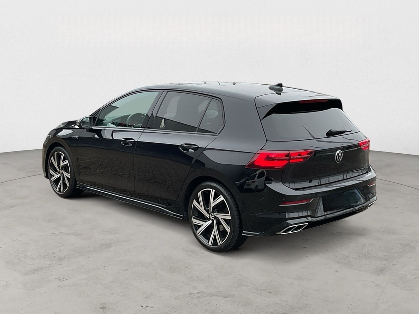 Volkswagen Golf VIII 1.5 TSI R-Line AHK Kamera Pano foto 3