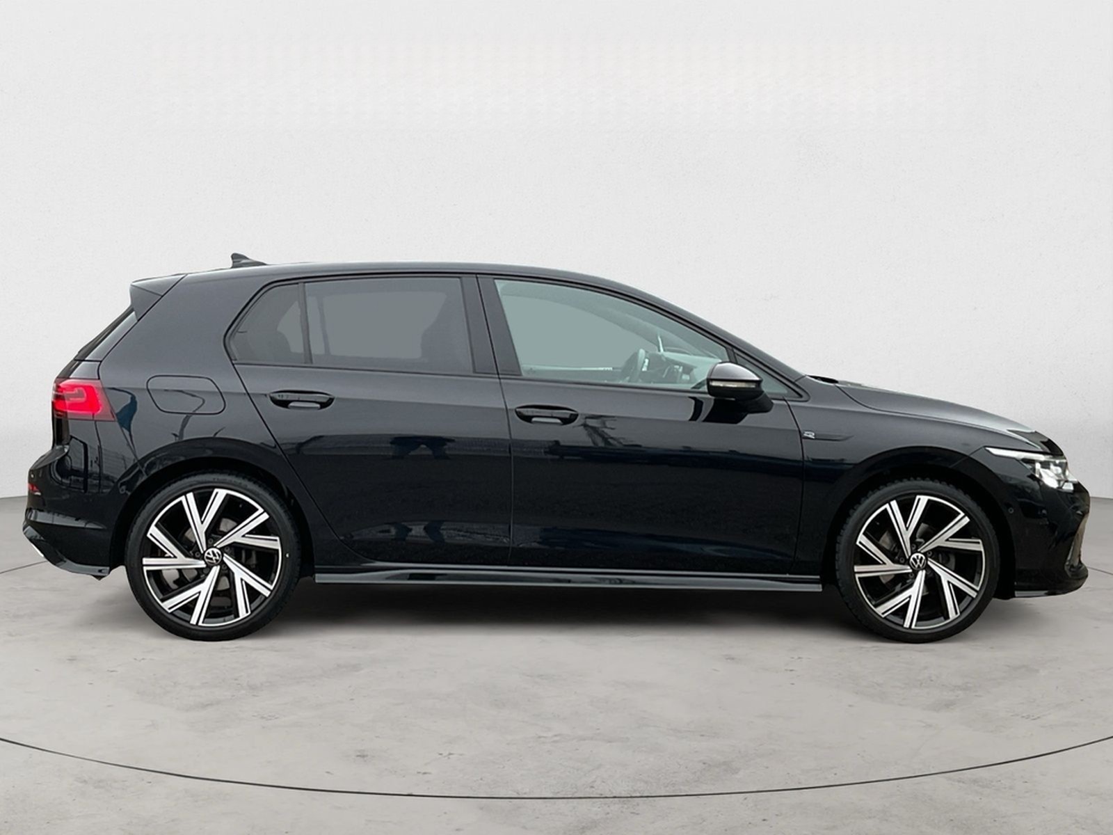 Volkswagen Golf VIII 1.5 TSI R-Line AHK Kamera Pano foto 6
