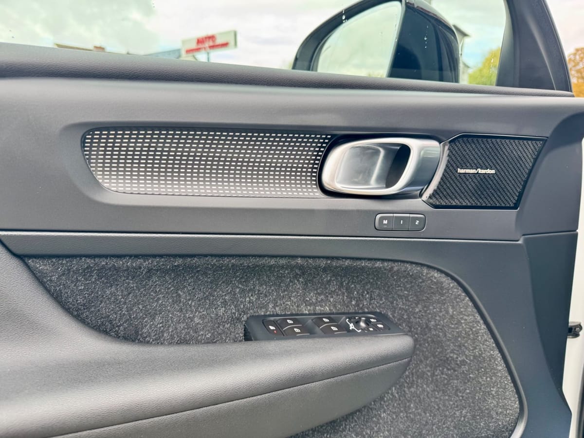Volvo XC 40 R Design AWD Automatik 360°Kamera Navi foto 12