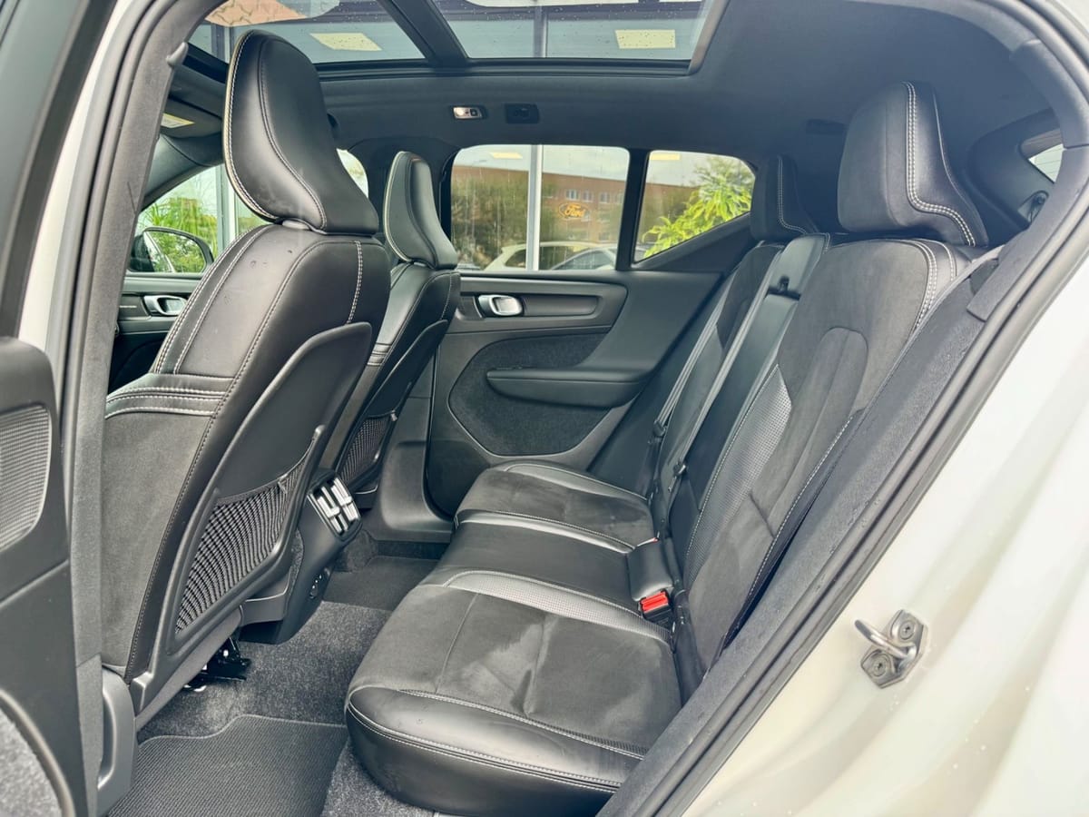 Volvo XC 40 R Design AWD Automatik 360°Kamera Navi foto 18