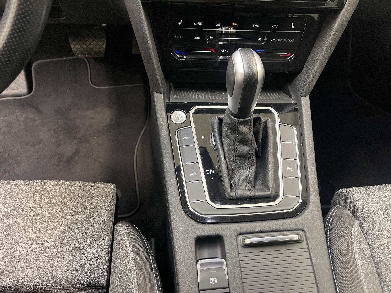 Volkswagen Passat Variant 1.4 TSI GTE ACC AUT Kam. Navi LM foto 14