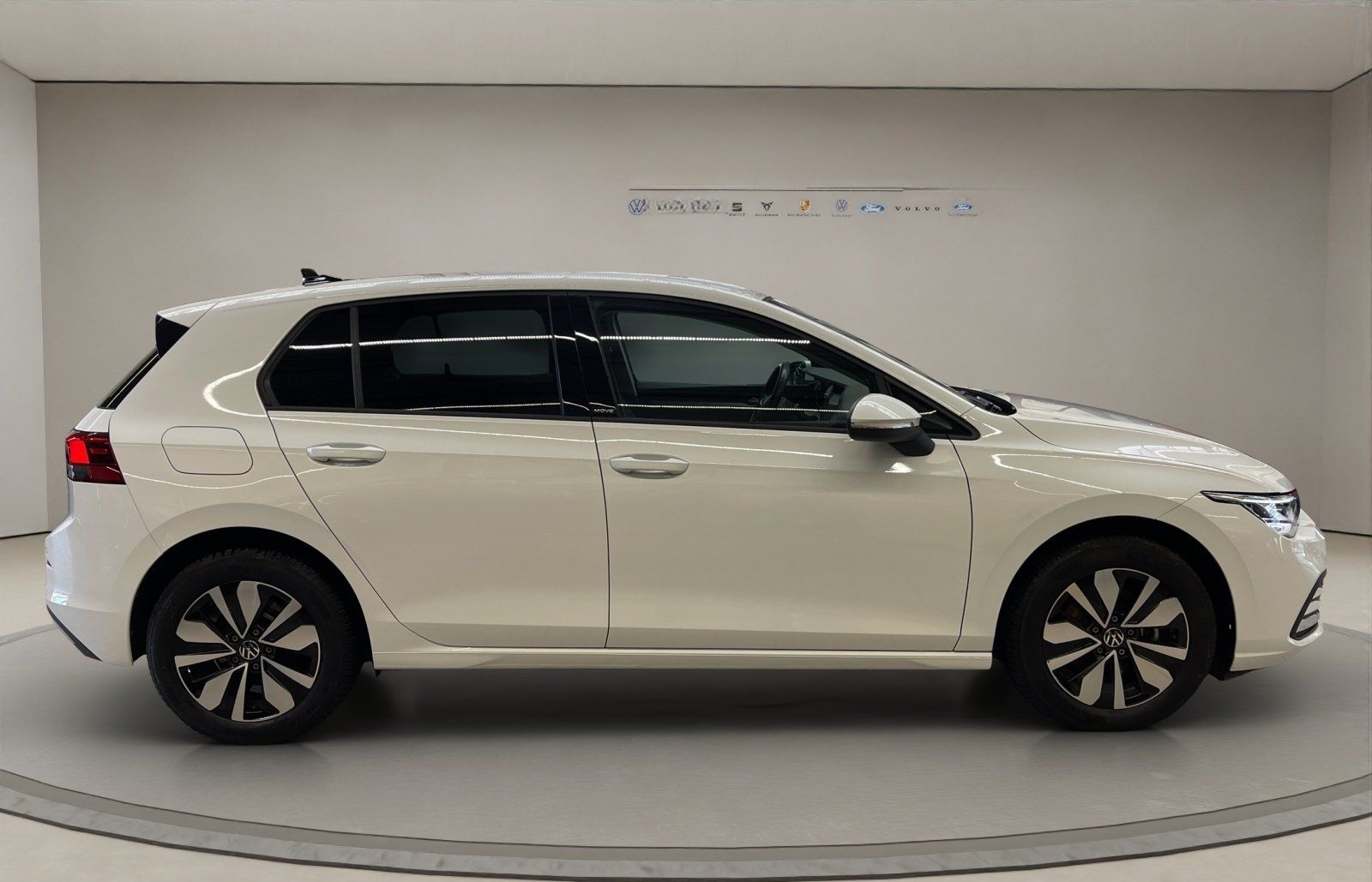 Volkswagen Golf VIII 1.0 eTSI Move AUT Virtual DynLicht LED foto 6