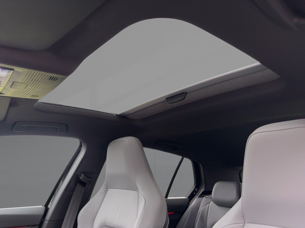 Volkswagen Golf VIII GTE 1.5 eHybrid DSG AHZV DCC Pano Navi foto 15