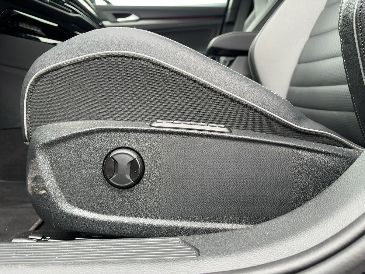 Volkswagen Golf VIII GTE 1.5 eHybrid DSG AHZV DCC Pano Navi foto 8