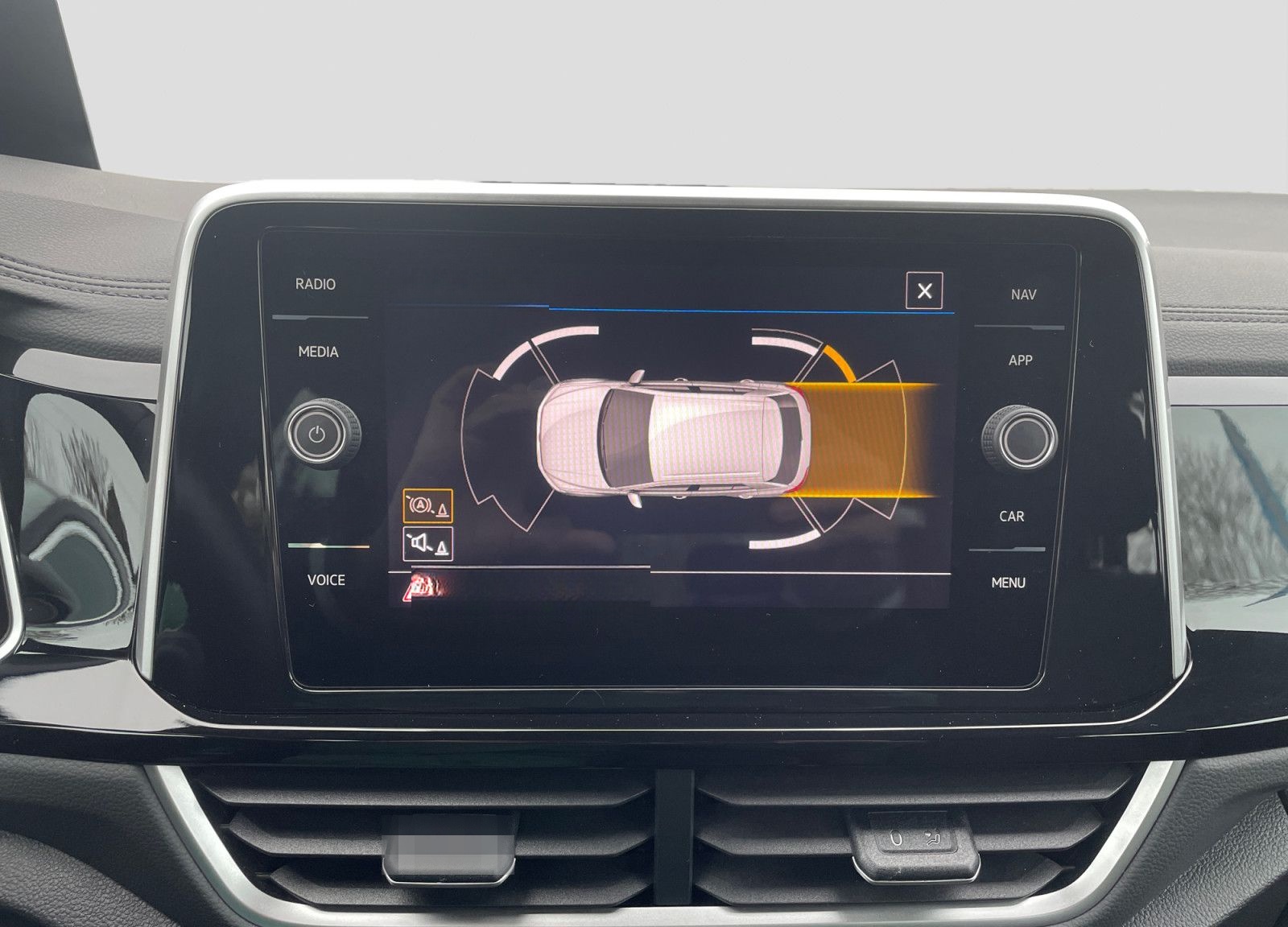 Volkswagen T-Roc 1.0TSI R-Line LED Navi Beats Parklenk SHZ foto 6