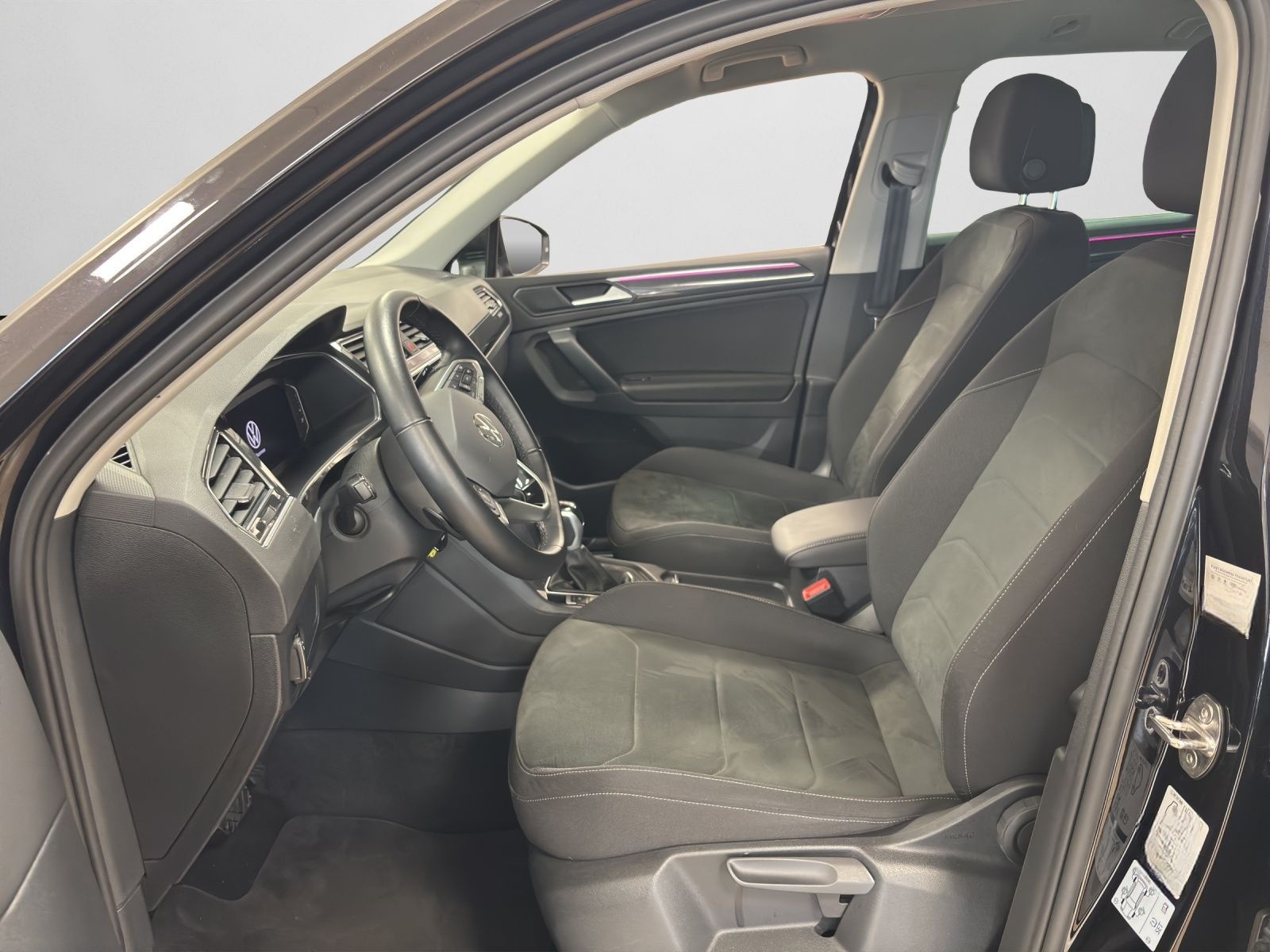 Volkswagen Tiguan 2.0 TDI Elegance NAVI MATRIX 360° Standhz foto 12