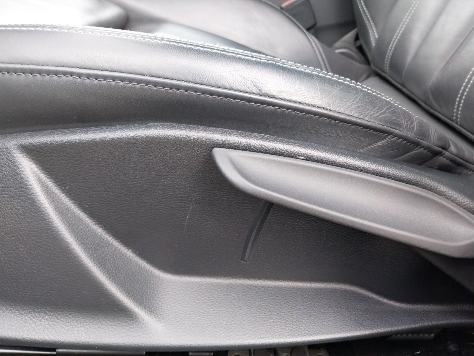 Audi A4 Lim. quattro S line *LEDER*BLACKSTYLE*KAMERA* foto 8