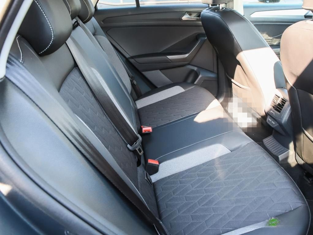 Volkswagen T-Roc Goal 1.0 TSI Navi LED ACC ParkAssist SiHz foto 8