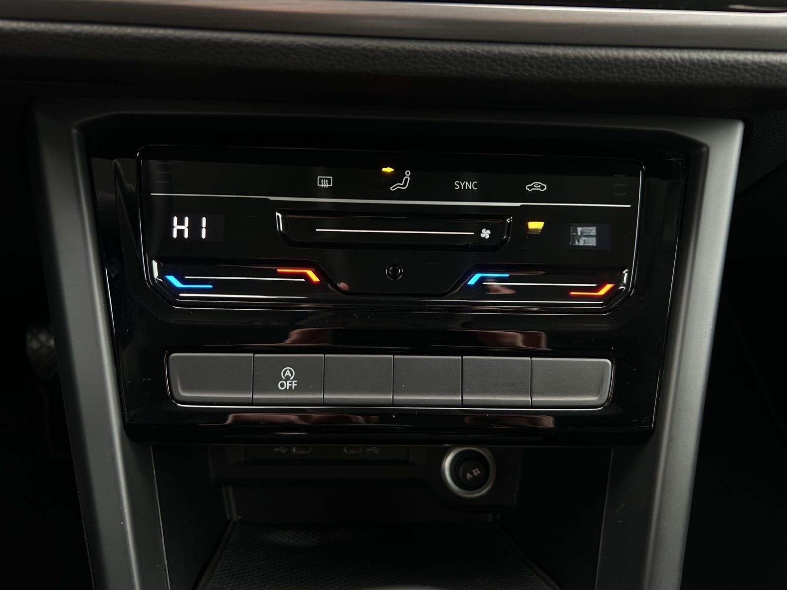 Volkswagen Touran TDI Comfortline STH LED Navi ACC Climatro foto 22